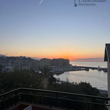 Spacieux Triplex Avec Vue Mer, Proche De Monaco, 54 M2 *