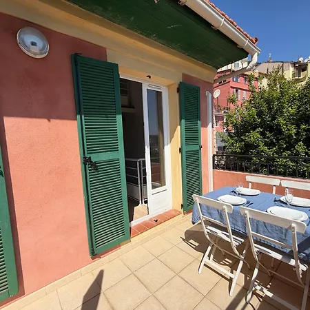 Spacieux Triplex Avec Vue Mer, Proche De Monaco, 54 M2 *
